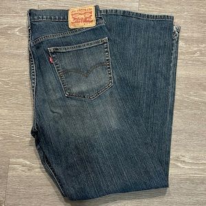 Levi’s 559 Dark-Washed Jeans!